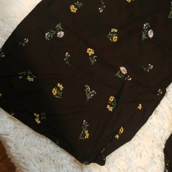 Hollister Cullotes Pants - Picture 2 of 7